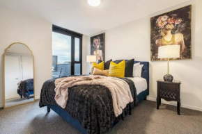 Vintage Romance In Vibrant & Cosmopolitan Prahran